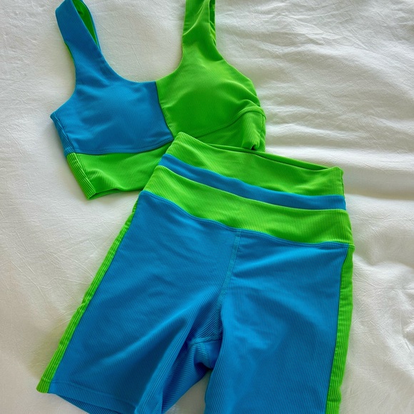 Beach Riot Colorblock Workout Set - Picture 3 of 7